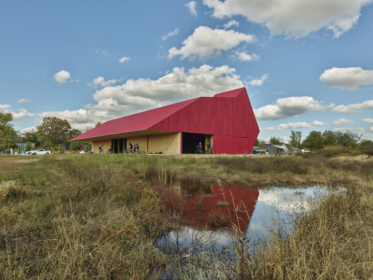 Школа Thaden / Marlon Blackwell Architects — фотография экстерьера, окна