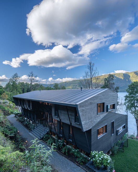 Дом Намонкауэ / Швембер Гарсиа-Уидобро Arquitectos - Фотография экстерьера