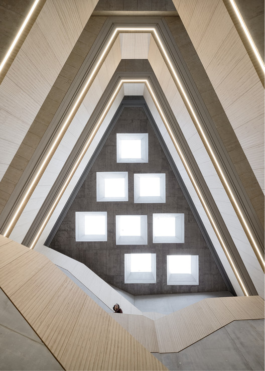Ратуша Ремхингена / Steimle Architekten - Фотография интерьера, балка