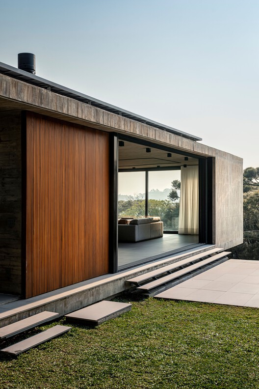 Altos House / OSPA Arquitetura e Urbanismo — изображение 3 из 40