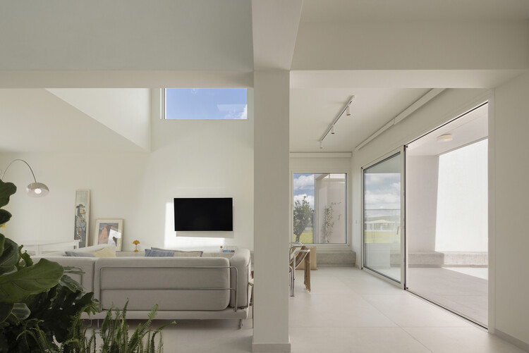 Domus Maya House / Студия Кириакоса Мильтиаду - Фотография интерьера, стул