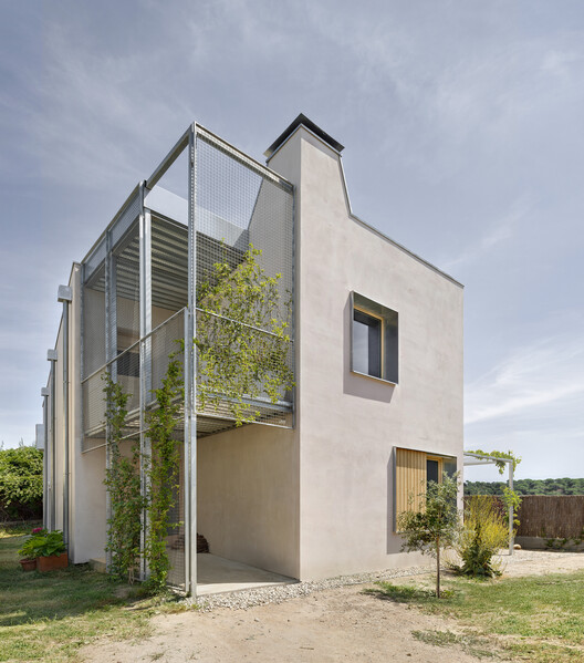 Дом Оратге / Kokudev Padilla Arquitectura - Фотография экстерьера, балкон