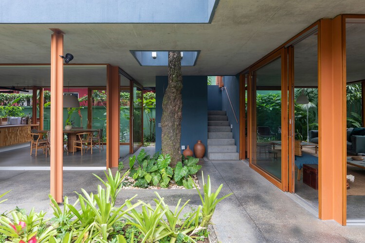 Дом на пляже Балейя / André Vainer Arquitetos — Изображение 4 из 29