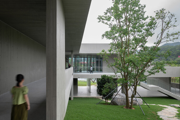 Sunshine Loft и Moon Pavilion / NODE Achitecture & Urbanism — Фотография интерьера, двор