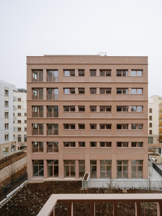 Олимпийское социальное жилье для Большого Парижа / SOA Architects — фотография экстерьера, фасад, бетон
