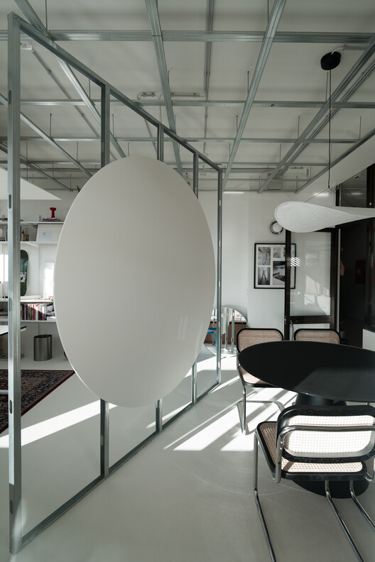 IAI Coletivo _ Atelier / IAI Coletivo - Фотография интерьера, освещение, стул, стекло
