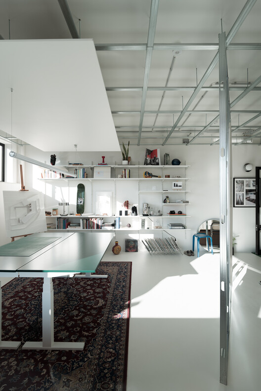 IAI Coletivo _ Atelier / IAI Coletivo - Фотография интерьера, кухня, освещение, стул, стекло, балка