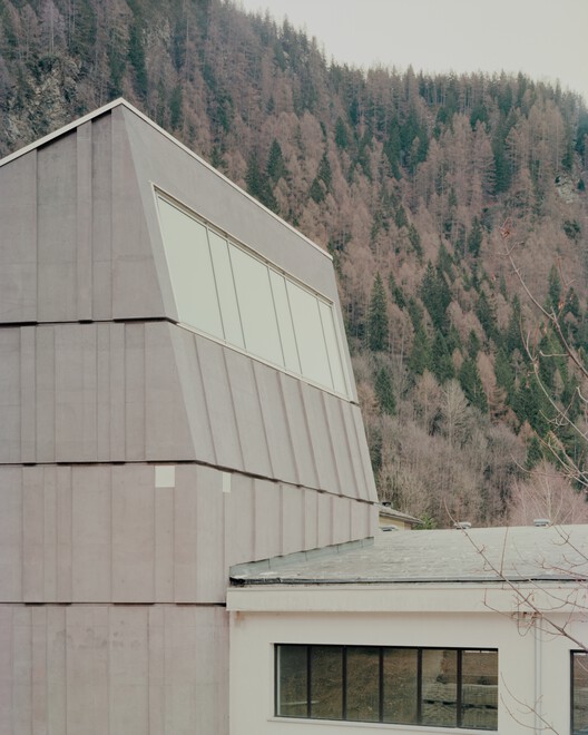 Скалолазный зал Spluga / ES-arch - Экстерьерная фотография