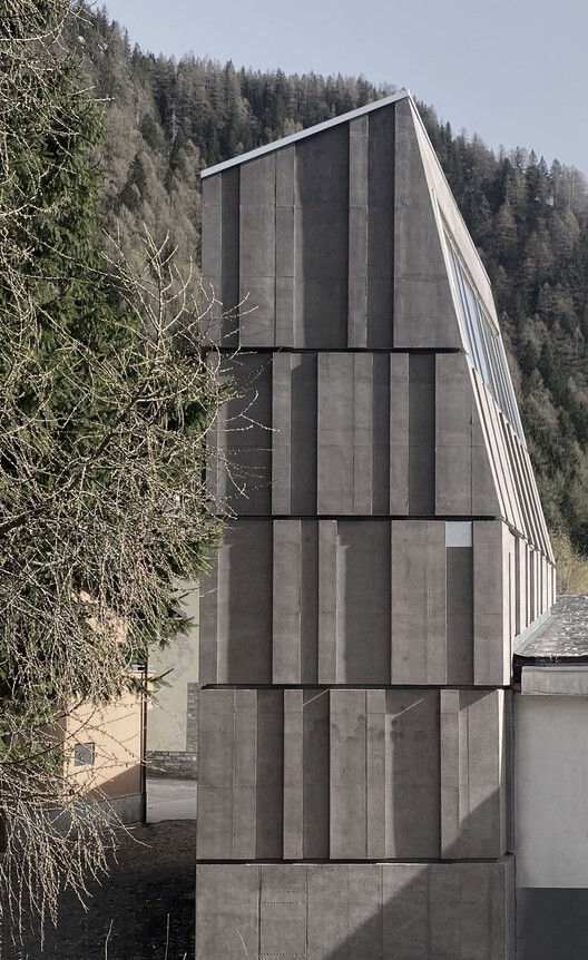 Скалолазный зал Spluga / ES-arch - Экстерьерная фотография
