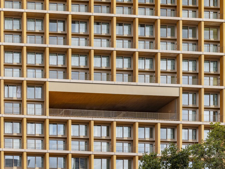 Wood Up Tower / LAN Architecture — Фотографии экстерьера