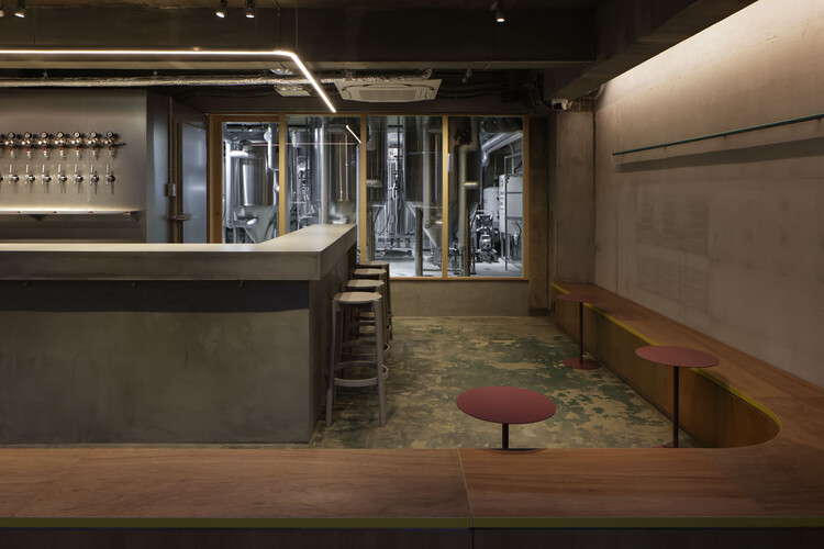 Пивоварня Hibi Hitoawa / Hidenori Tsuboi Architects - Фотография интерьера