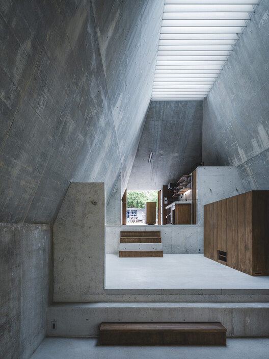 Хижина-пирамида / IGArchitects - Интерьерная фотография
