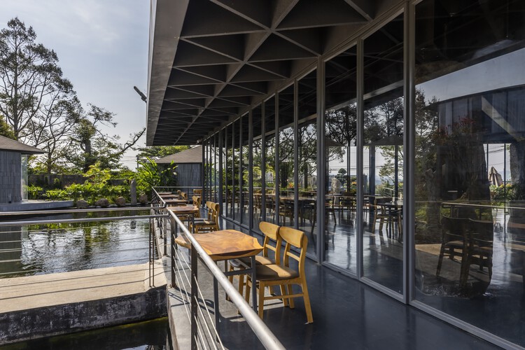 La Do Coffee / SPNG Architects — Фотография экстерьера
