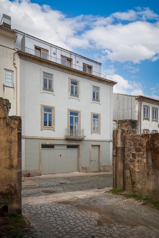 Atelier 111 House / Андре Симау и Нуно Бесса - Фотография экстерьера, бетон