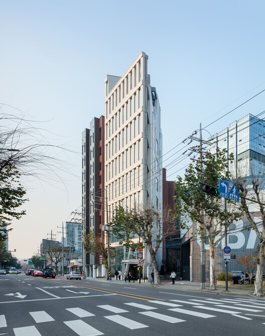 A-Building / LIFE Architects — Фотография экстерьера