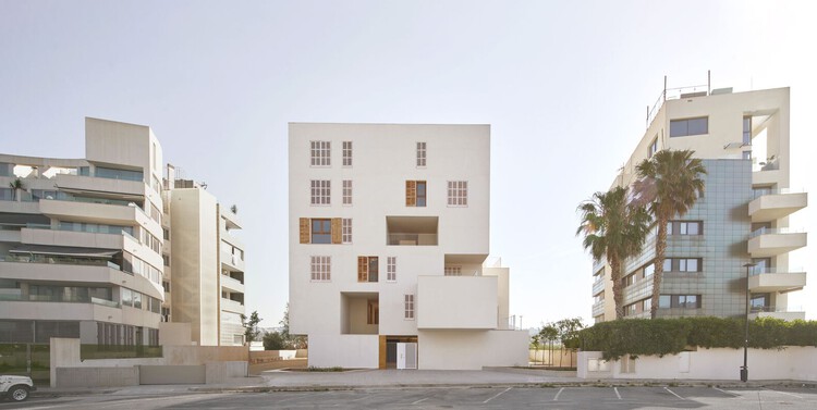 Социальное современное жилье в Испании: преодоление кризиса с помощью адаптируемых и устойчивых решений – изображение 3 из 21