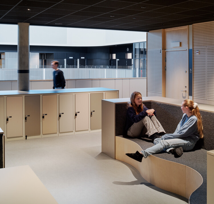 Lundbyskolan / D Office arkitekter - Фотография интерьера, кухня, стул