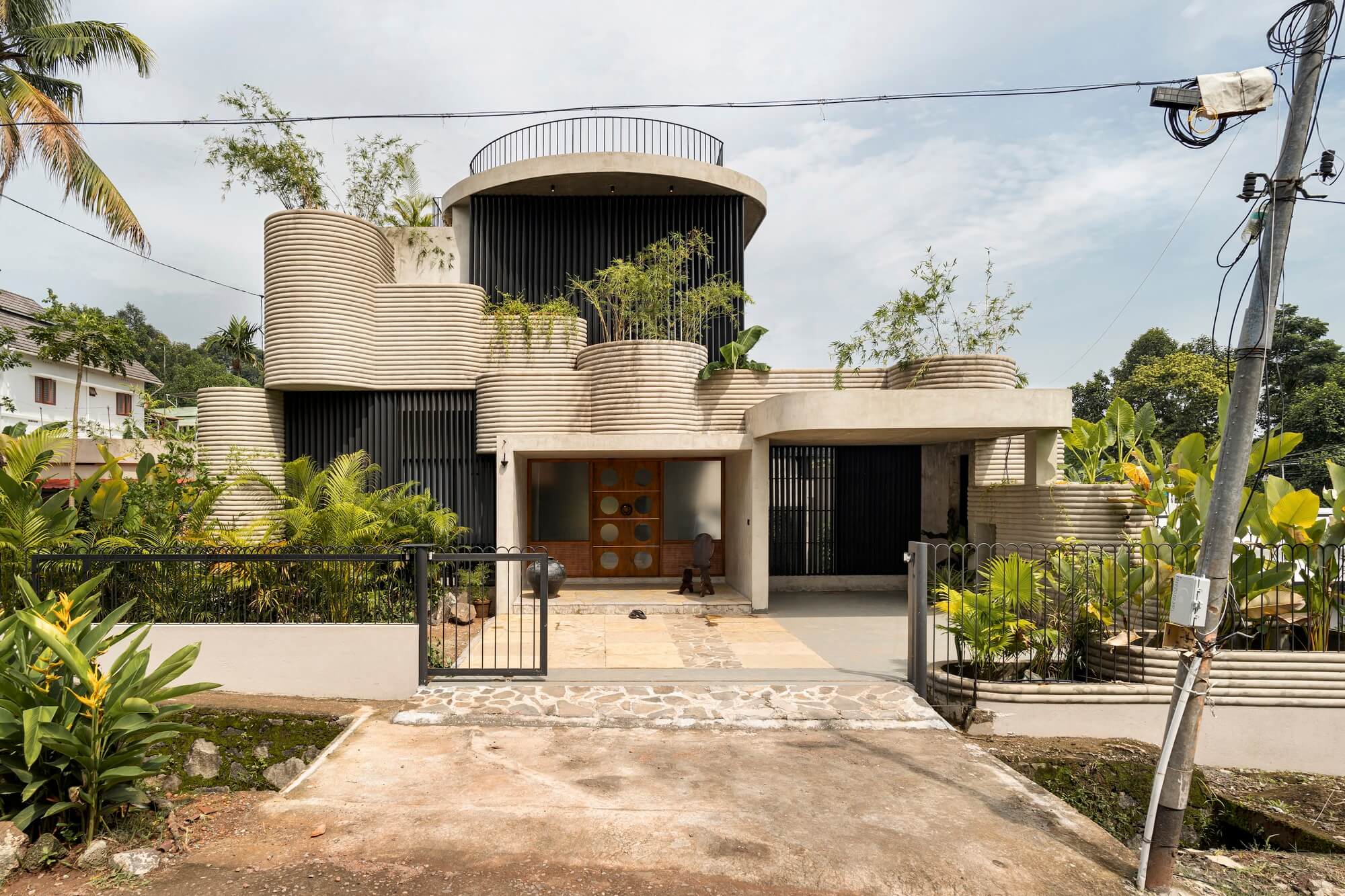 TropiBox Kochi House / TAB/Бюро тропической архитектуры
