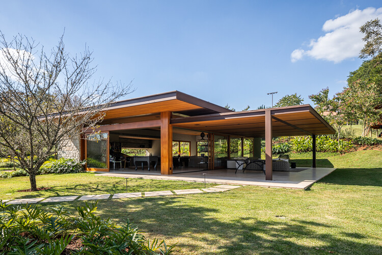 Дом у озера / Gilda Meirelles Arquitetura — Изображение 7 из 27