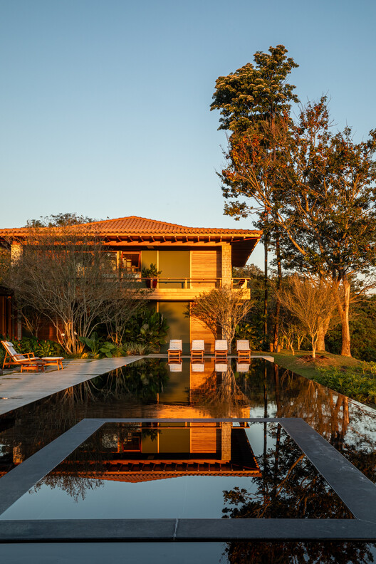 Дом у озера / Gilda Meirelles Arquitetura — Изображение 5 из 27