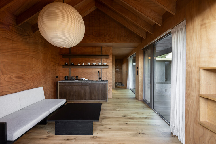 Gitti / STAY Architects — Фотография интерьера, дерево, дверь, спальня