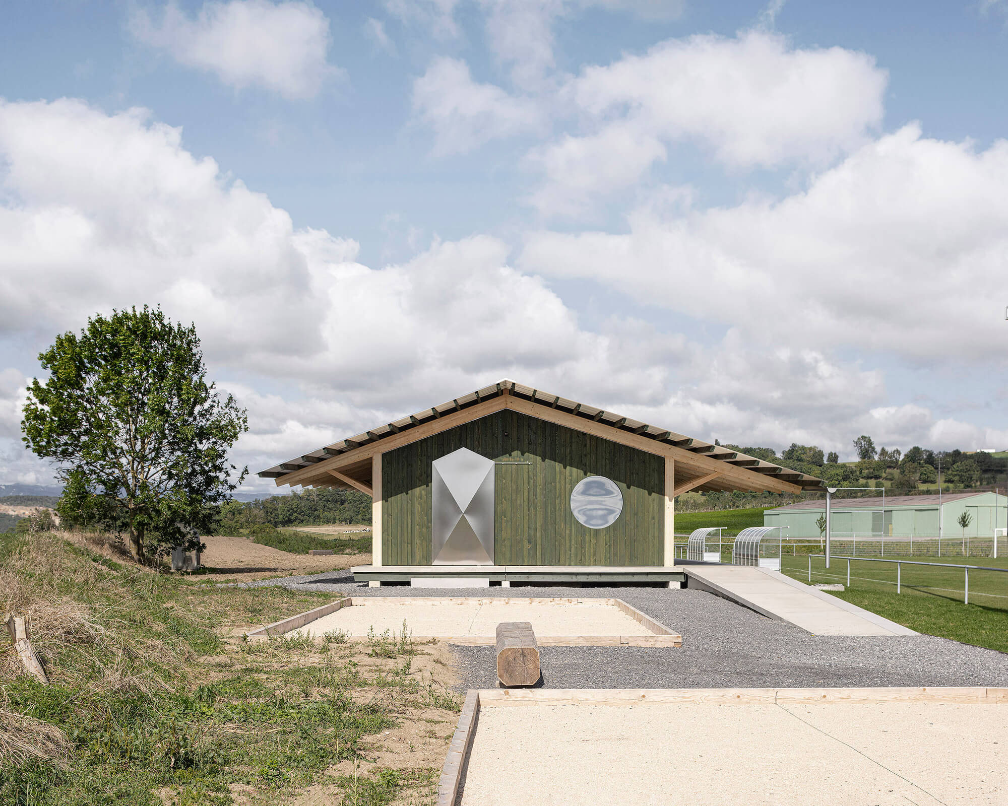 Спортивное сооружение Даилленс / LOCALARCHITECTURE