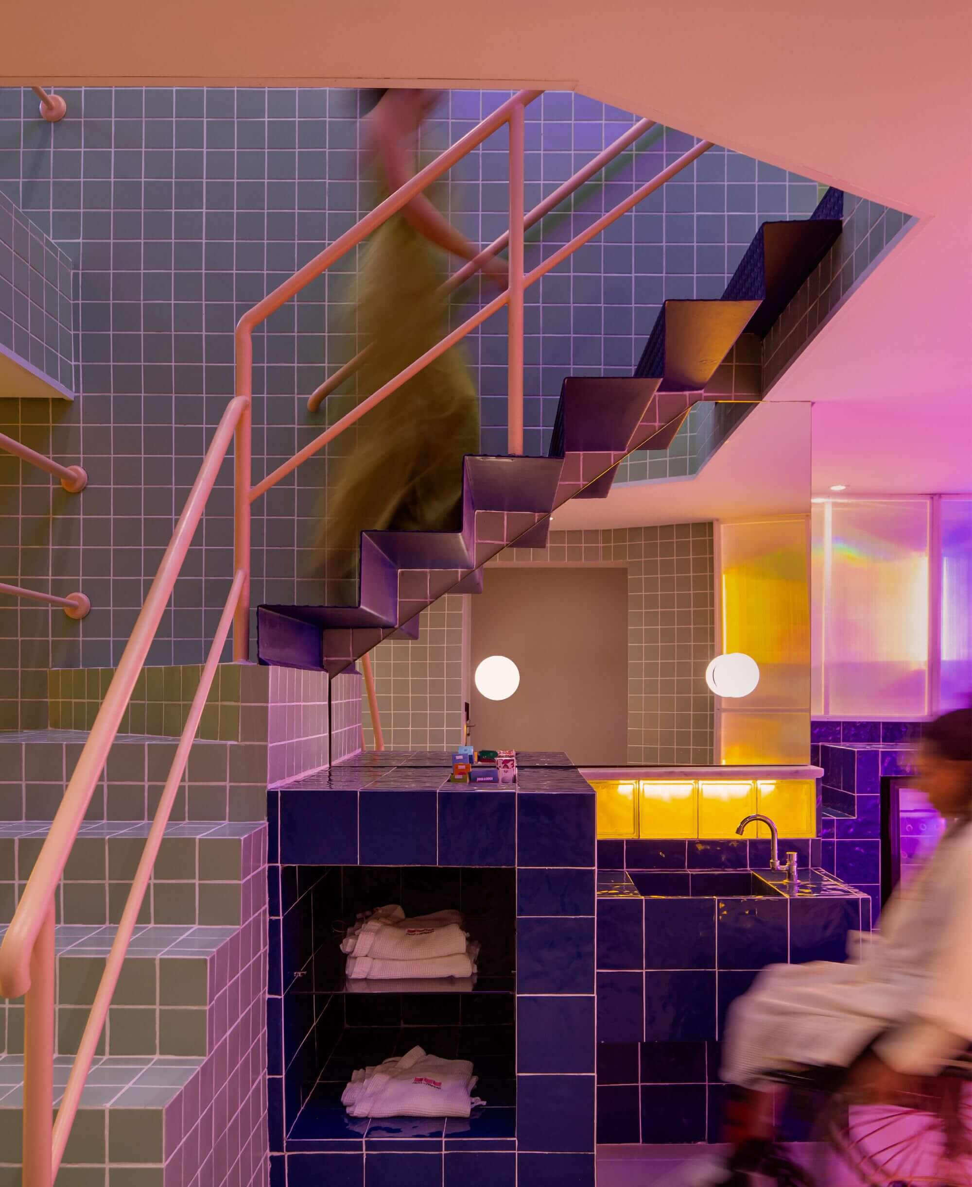 Люкс Nuu Auge / Rodapé Arquitetura