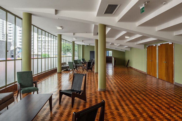 Cultura Artística / Pedro e Paulo Bruna Arquitetos Associados - Фотография интерьера, стул