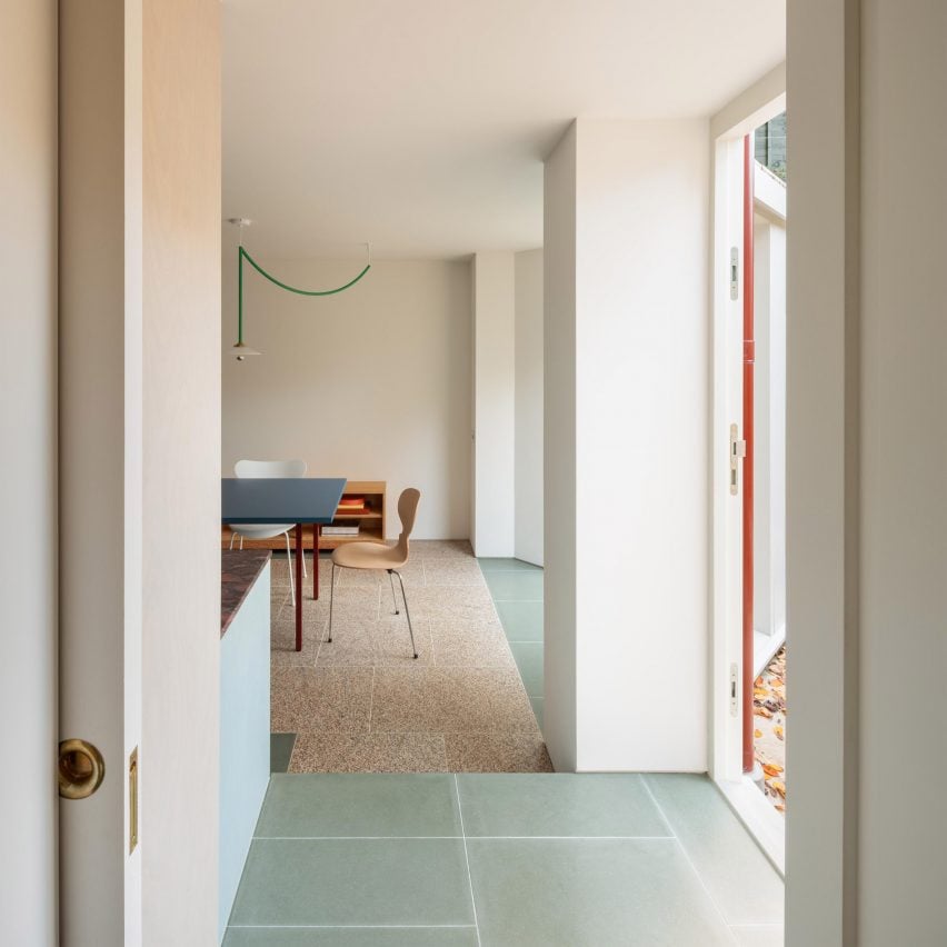Не двигайся, улучшайся! вошедший в шорт-лист проект RAW House от O'Sullivan Skoufoglou Architects