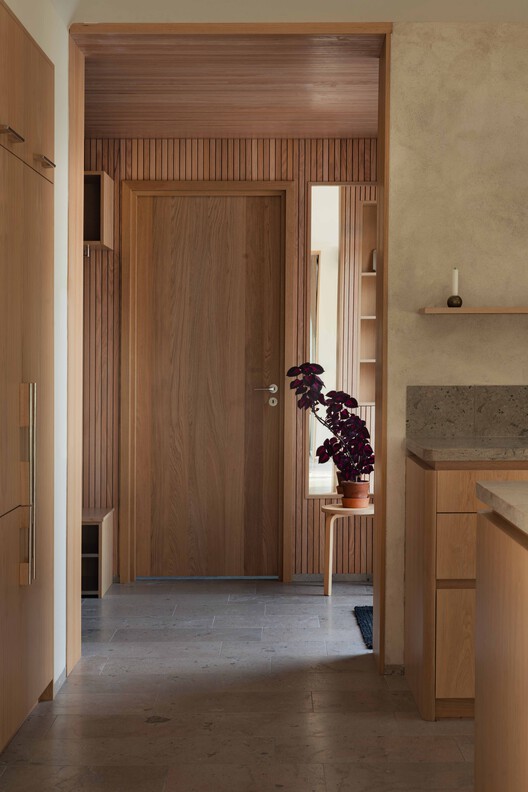 Sommarhus E / Johan Sundberg arkitektur - Фотография интерьера, дерево, дверь