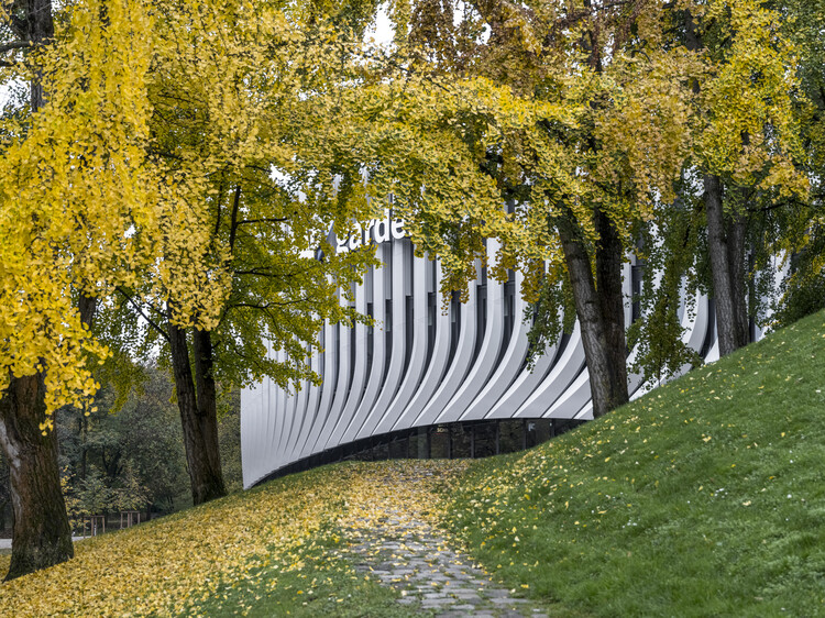 Спортарена Олимпиапарк Мюнхен SAP Garden / 3XN — Фотография экстерьера
