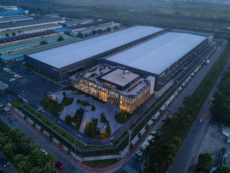 Завод по производству замков Huy Hoang / Baumschlager Eberle Architekten — изображение 24 из 32
