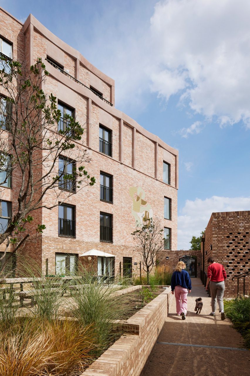 Жилой квартал Courtyard of London от Горта Скотта