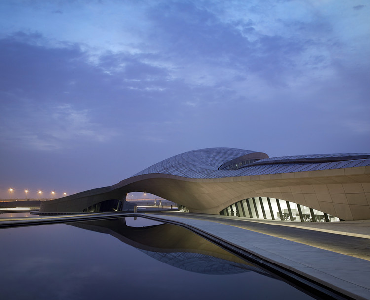 Штаб-квартира BEEAH / Zaha Hadid Architects – Фотография экстерьера