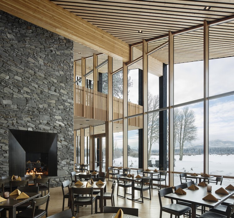 Black Butte Ranch Lodge / Hacker Architects — Фотография интерьера, столовая
