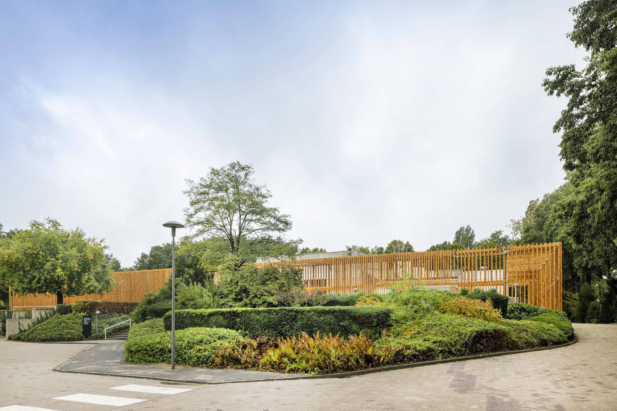 Крематорий биофильной трансформации / Doepel Strijkers Architects