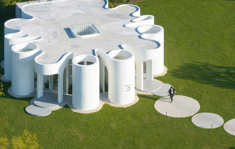 Curvy Dining / Студия Unknown Surface — Фотография интерьера