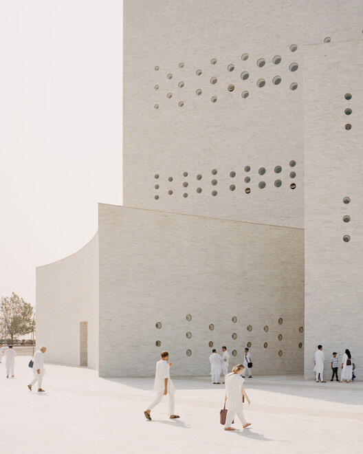 Дискурс-холл Раджа Сабхагру / Серия Architects - Фотография интерьера