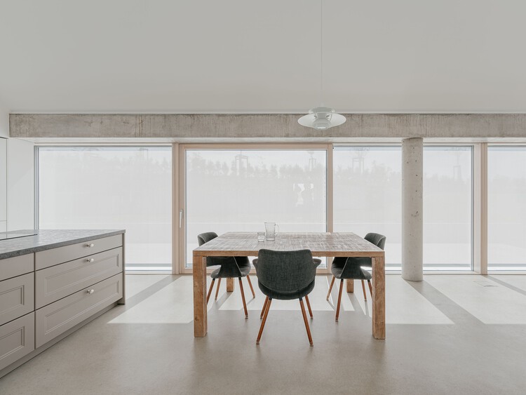 IPHO House / Sascha Wurm Architektur - Фотография интерьера, Столовая, Дерево, Бетон