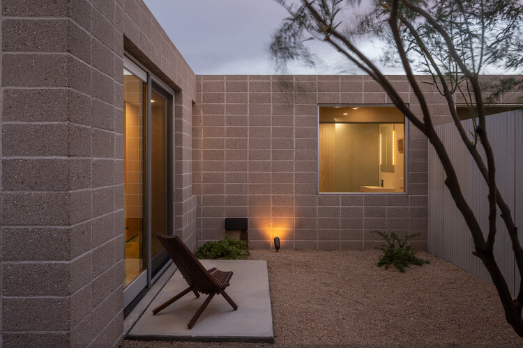 The Hideaway on Palm / Дизайн Бенджамина Холла — фотография интерьера, бетон, кирпич