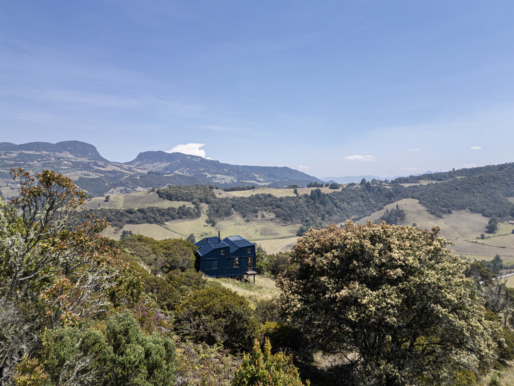 Carupa House High Mountain Refuge / Bermúdez Arquitectos - Экстерьерная фотография