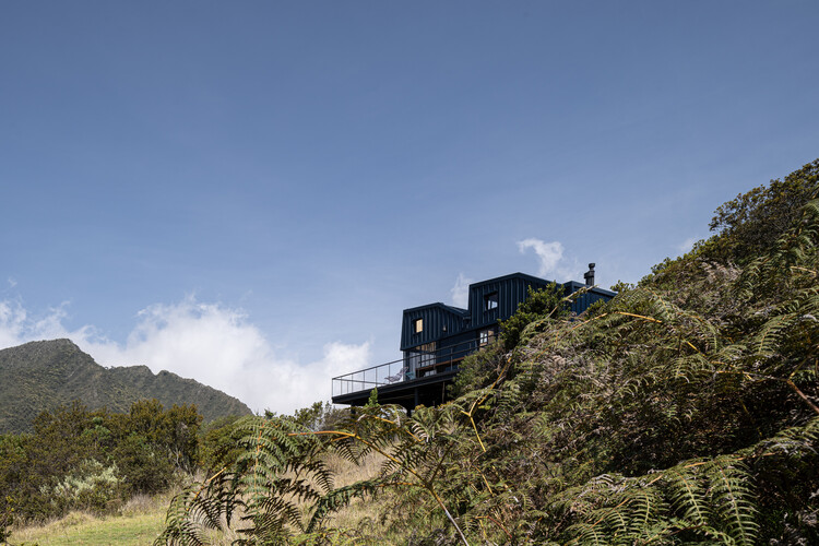 Carupa House High Mountain Refuge / Bermúdez Arquitectos — изображение 2 из 32