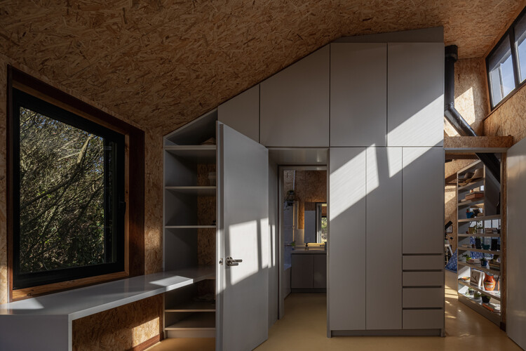 Carupa House High Mountain Refuge / Bermúdez Arquitectos - Фотография интерьера, дерево, балка