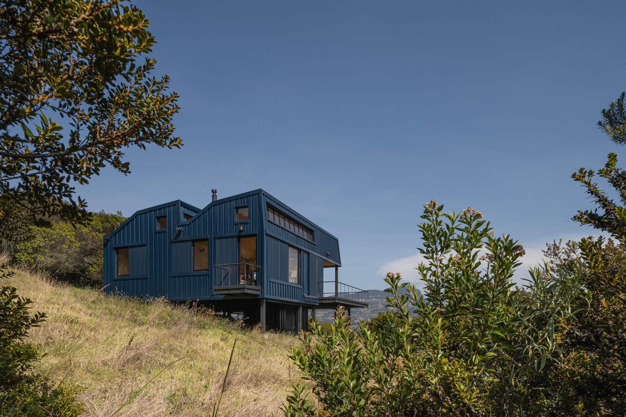 Carupa House High Mountain Refuge / Bermúdez Arquitectos