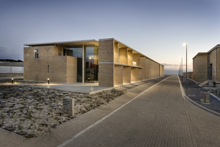 Завод пополнения водоносного горизонта / SALT Architects - Фотография экстерьера, бетон