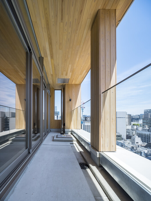 Деревянный ящик Гиндза — Здание Гиндза Такаги / Tetsuo Yamaji Architects — Изображение 2 из 19
