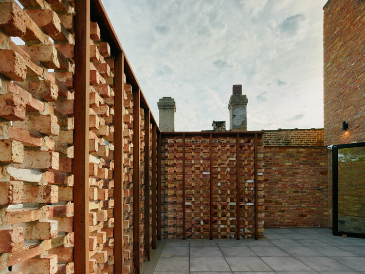 Штаб-квартира Nothing Design Co. / Range Design & Architecture — Фотография экстерьера, кирпич