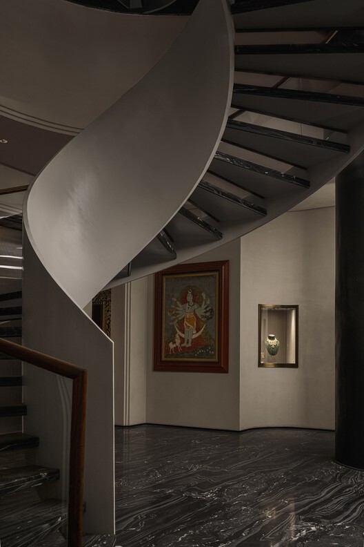 Музей наследия Минакари и флагманский магазин / Studio Lotus — фотография интерьера, лестница