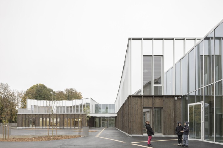 Школьный комплекс и развлекательный центр Les Violettes / HEMAA Architects — изображение 3 из 34