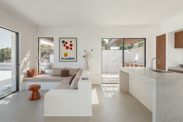 Виллы La Natura / Plinthos Architects + Stefania Ntinou Architect — Изображение 4 из 20